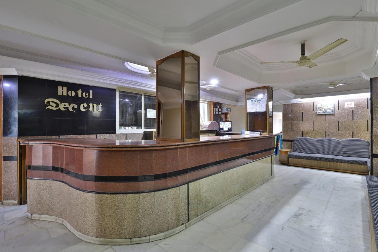 Spot On Hotel Decent Ānand Екстериор снимка