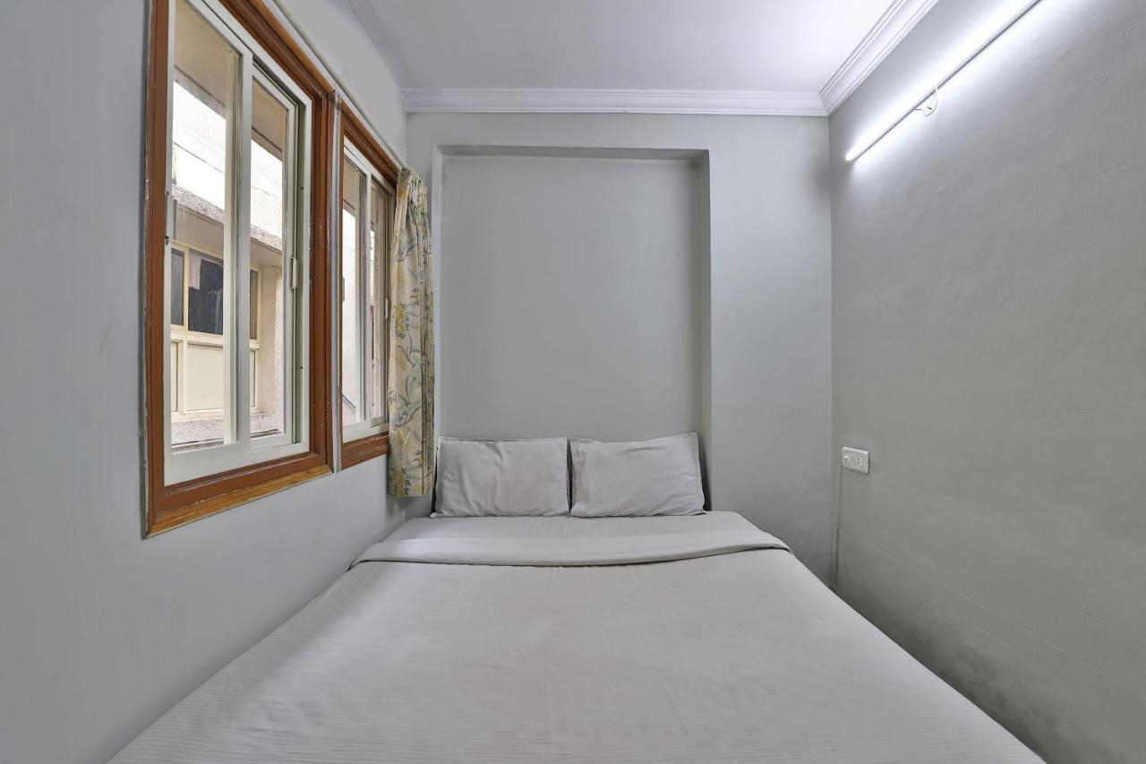 Spot On Hotel Decent Ānand Екстериор снимка